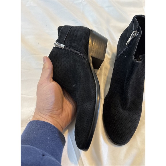 Vince Camuto Women's Parveen Suede Bootie with Buckle Detail Size 7 M Black US - Picture 2 of 10